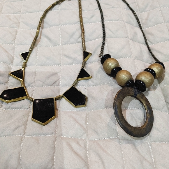 Fashion Necklaces - Picture 3 of 6